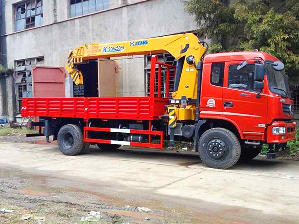 隨車吊12 隨車吊12